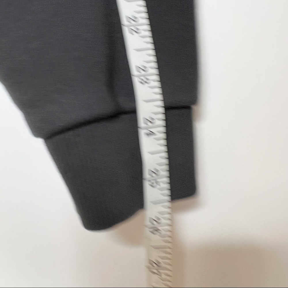 Vuori Restore Sweatshirt Crew Neck Black Drawstring Waist Boxy Cropped Small - Picture 7 of 8